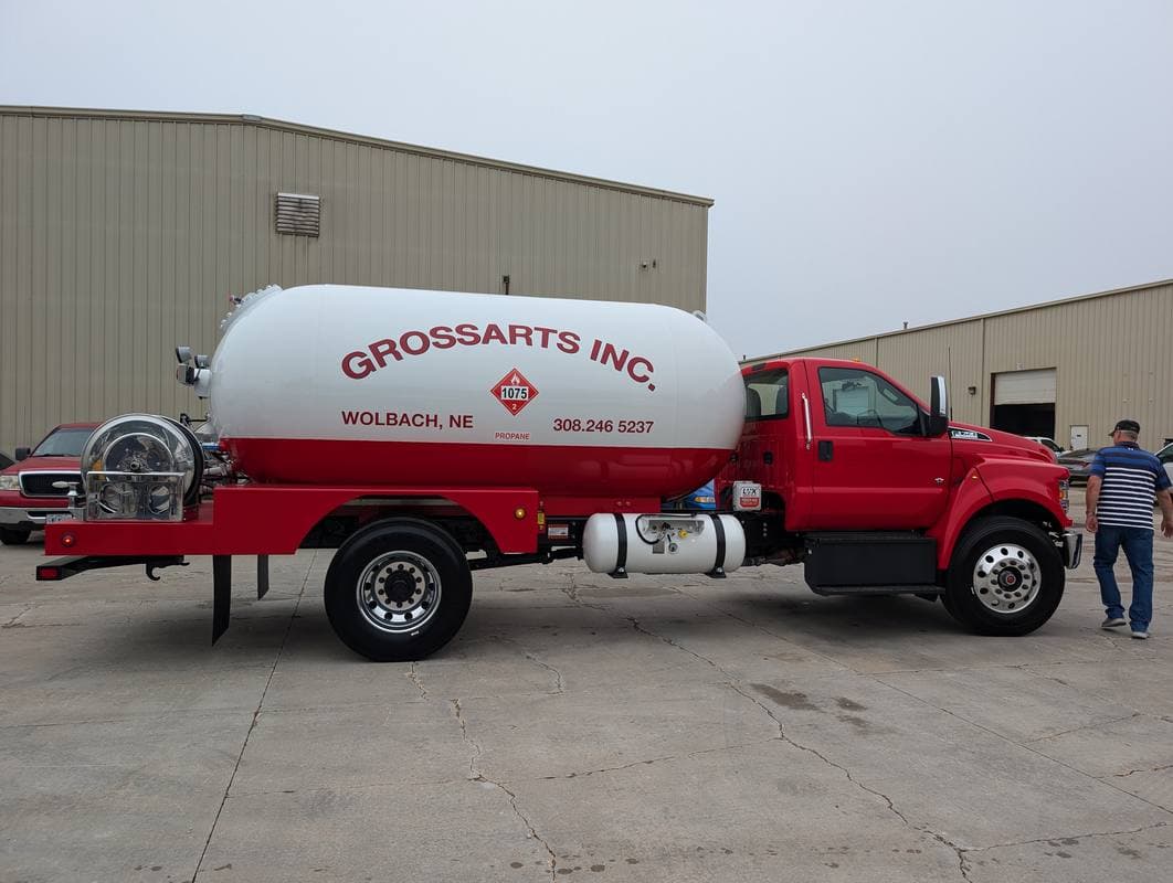 Custom propane truck build by Lux Industries, photo 1