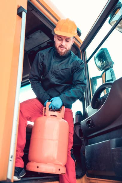 Ensuring Employee Safety: The Importance of Safety Meetings and Personal Protective Equipment (PPE) in Propane Delivery