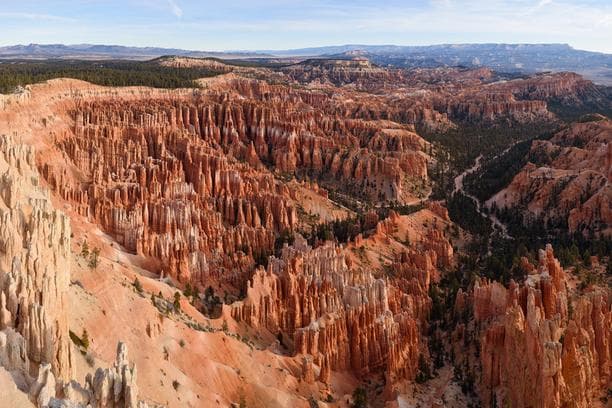 Ruby’s Inn at Bryce Canyon National Park Receives the PERC “Energy for Everyone Hero” Award